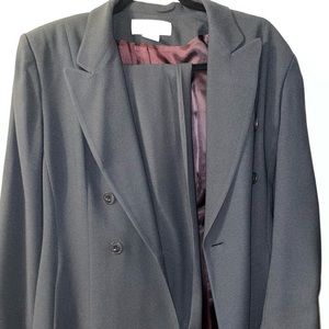 Women’s Pant Suit